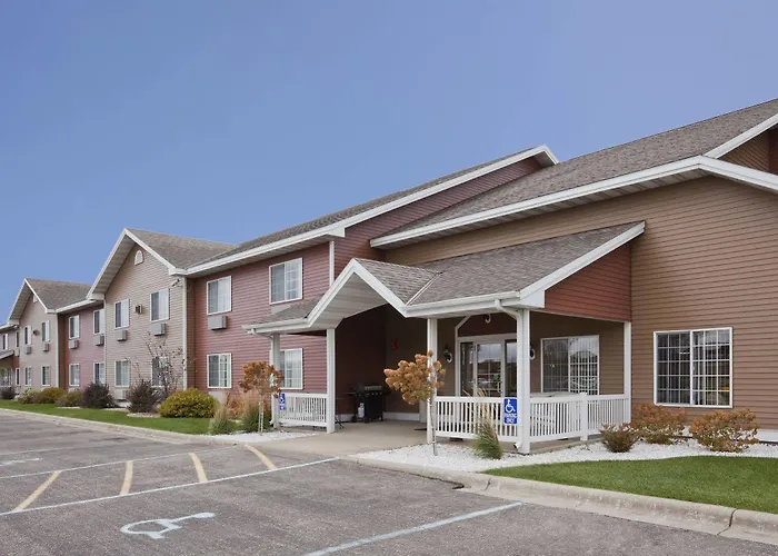 Paynesville Inn & Suites