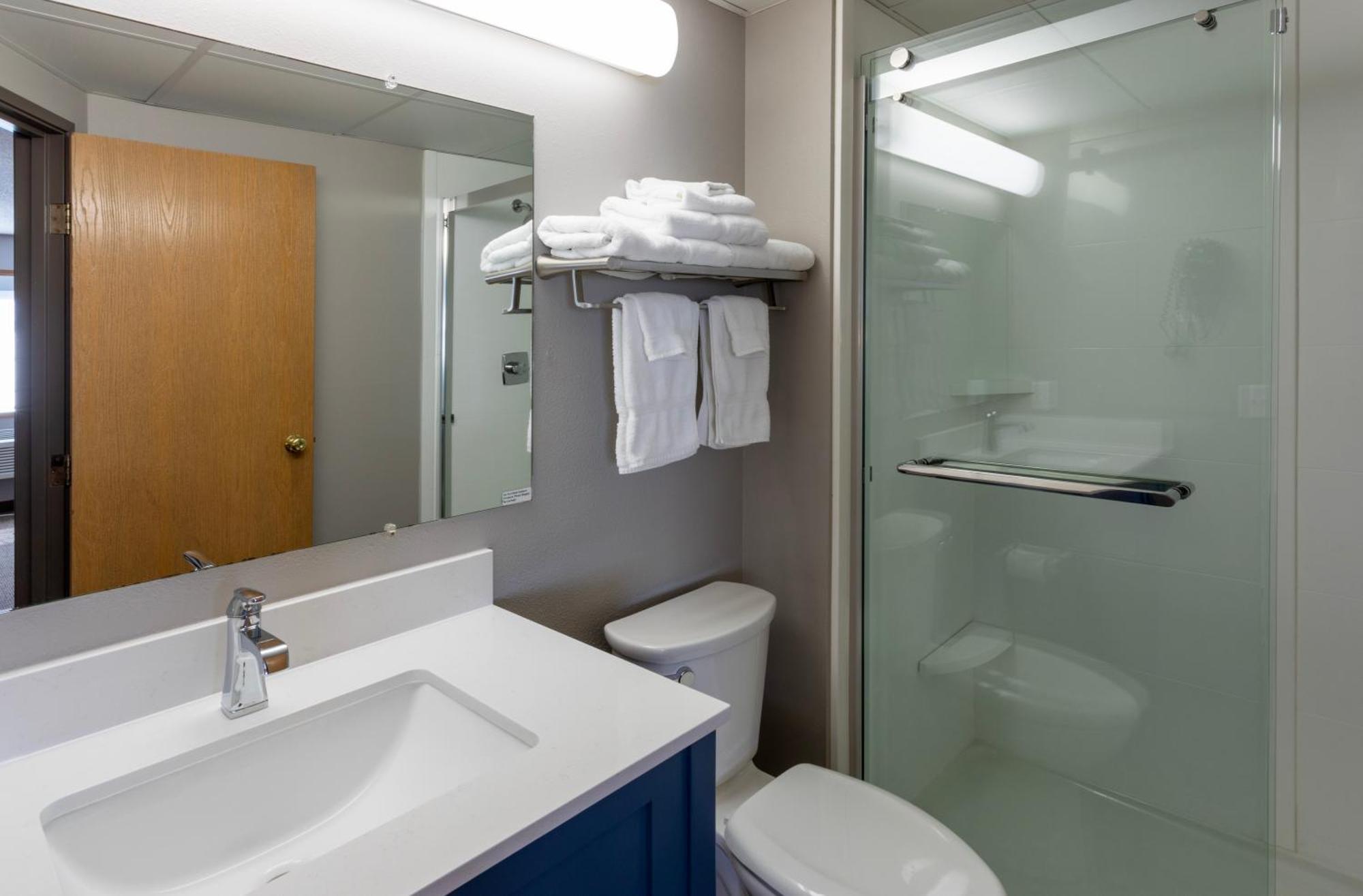 Hotel & Paynesville