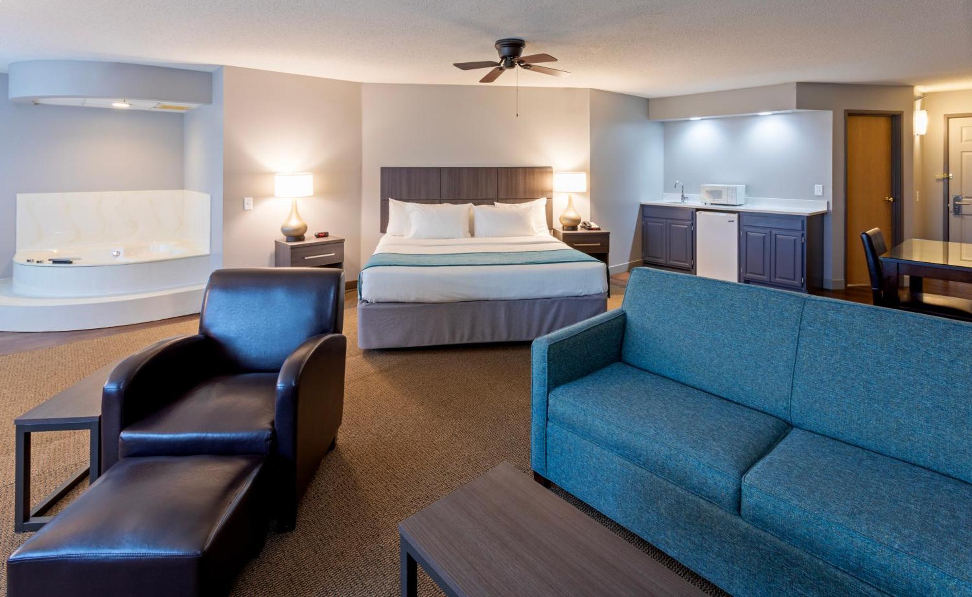 & Hotel Paynesville