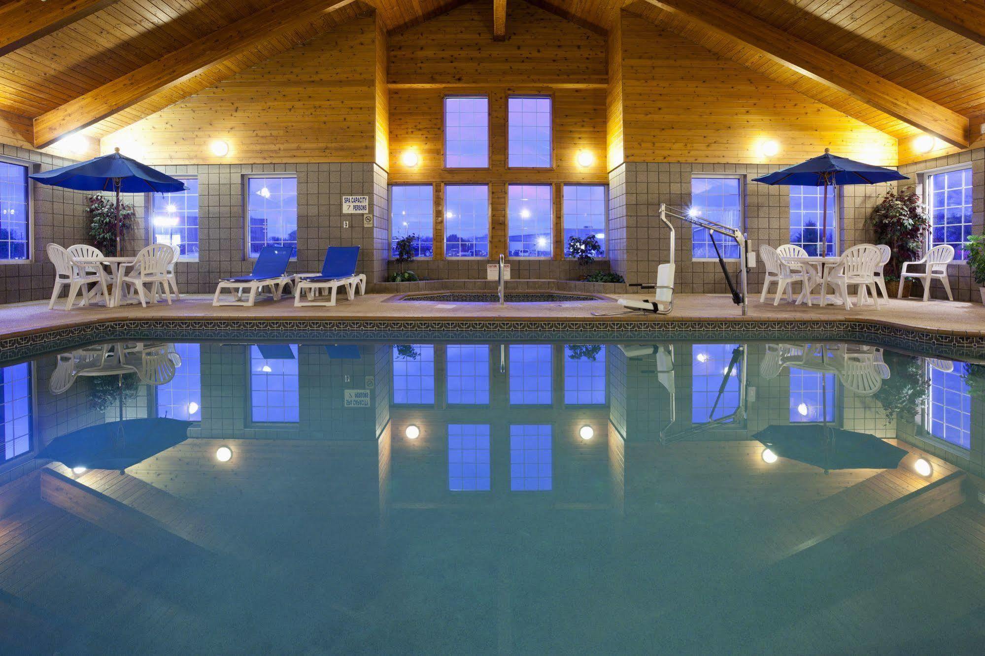 Hotel & Paynesville