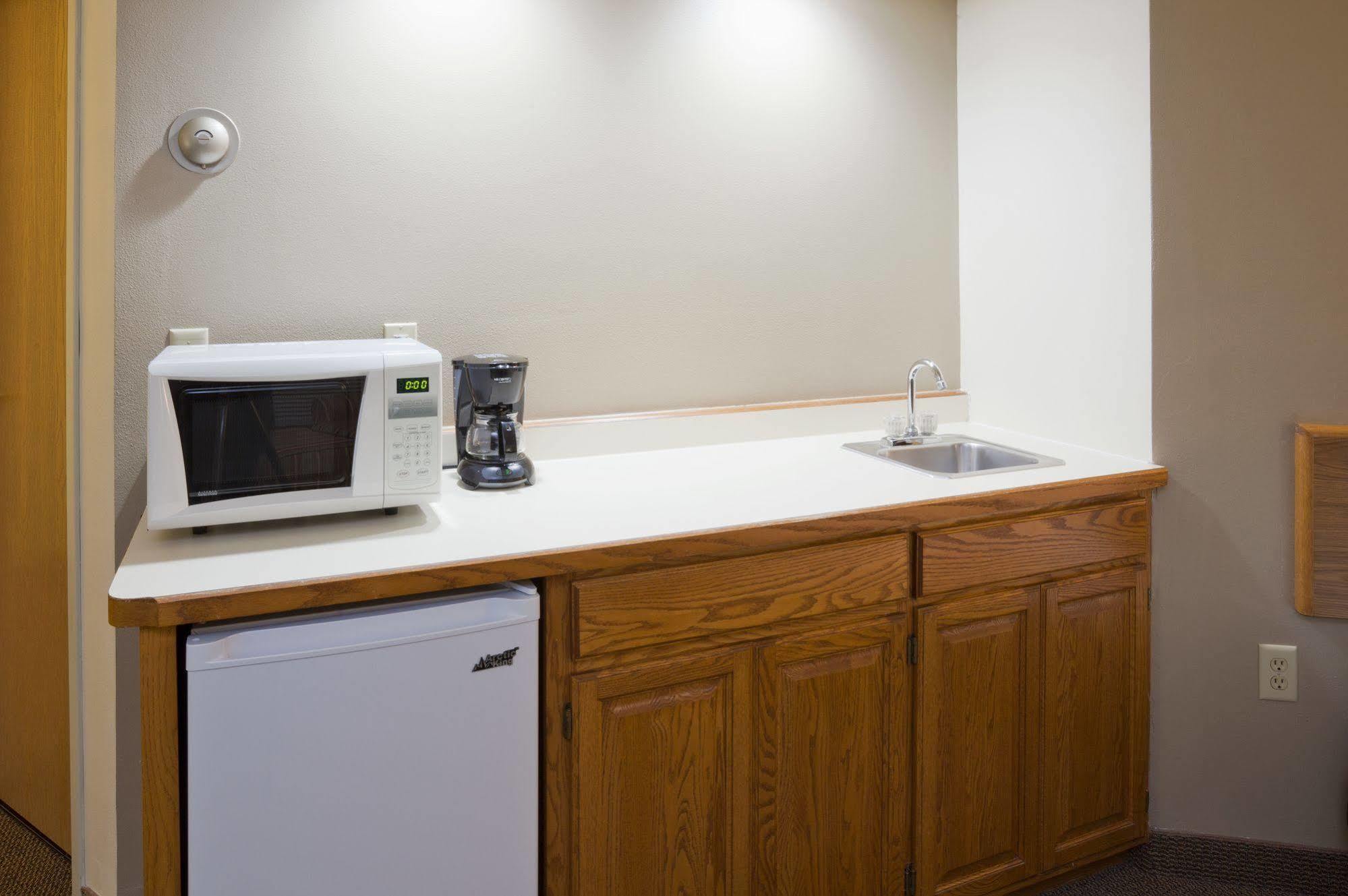 Hotel & Paynesville